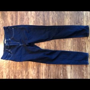 Women’s Levi’s jeans
